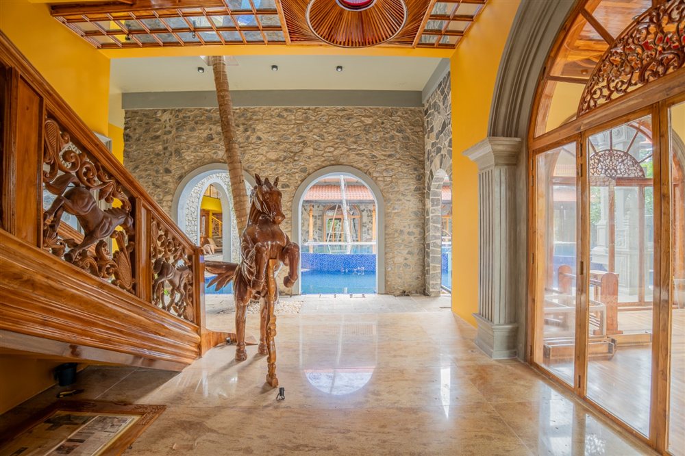 A Unique Real For Sale photo 7