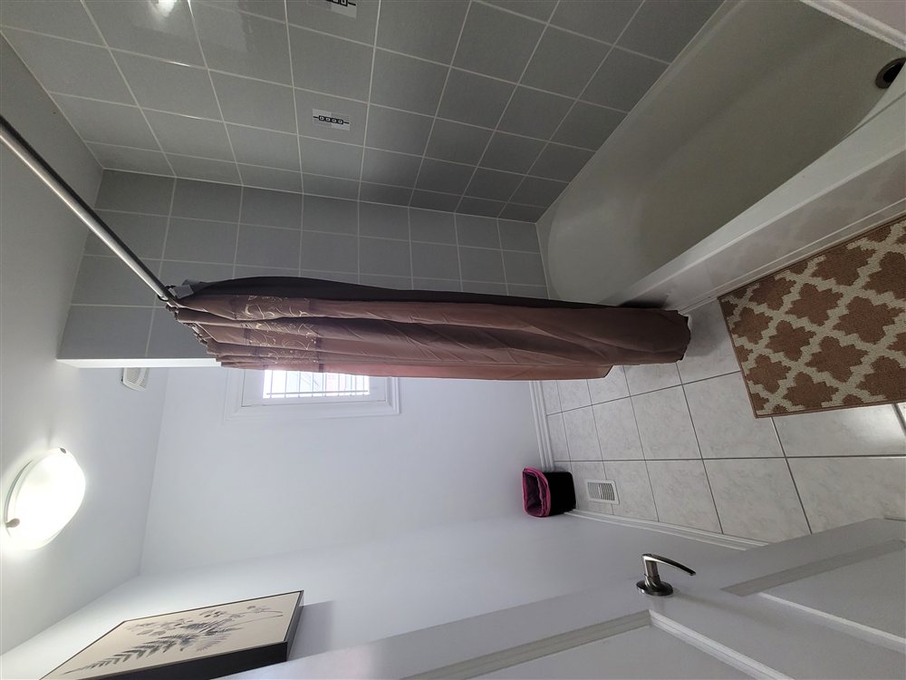 Private room for rent with attached washroom photo 7